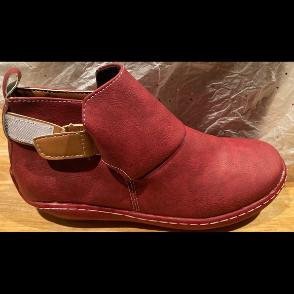 Red Ankle Boot - Women - Picture 4 of 6